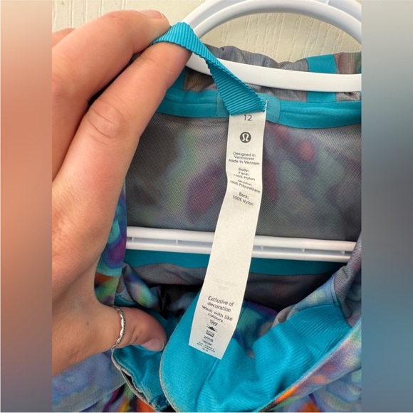 ☔️ LULULEMON Seawheeze Rain Chaser Jacket. Size 12. Excellent condition **RARE** - Picture 6 of 6